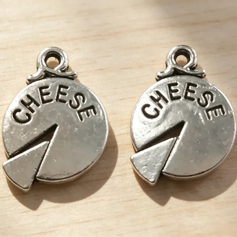 220 pendentifs breloques en forme de fromage, plaqués argent antique, 17x12mm, pour la fabrication d