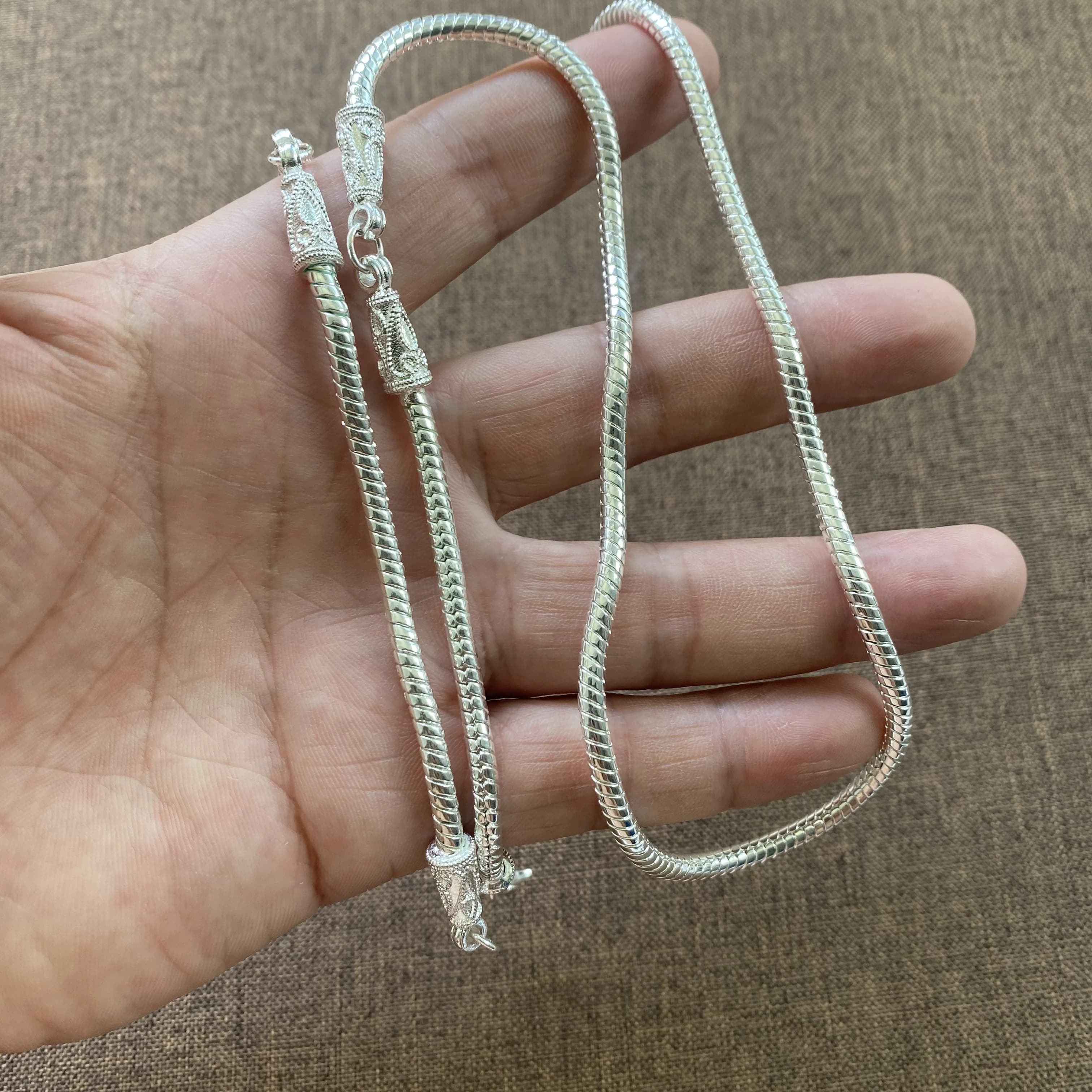 Collier ras du cou en cuivre blanc, chaîne serpent, fermoir sculpté rétro, bijou à maillons fins pou
