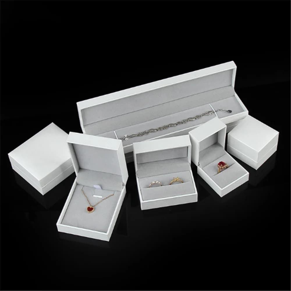 Boîte à bijoux en papier en cuir blanc, boîte de rangement pour colliers, bagues, bracelets, boucles d'oreilles, pendentif, vitrine de bijoux, emballage cadeau