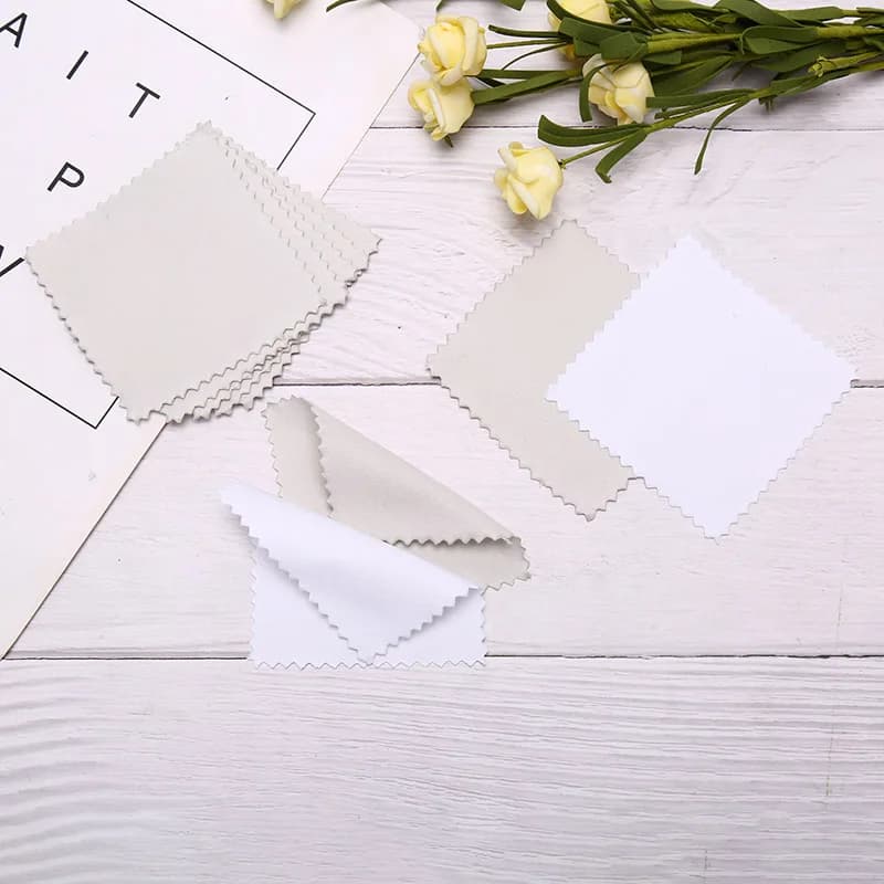 Chiffon de polissage couleur argent