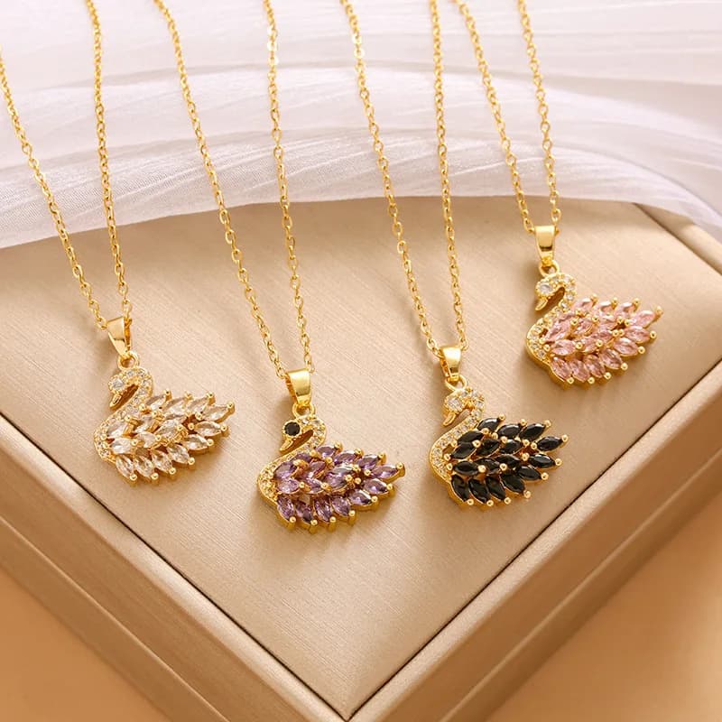 Collier Pendentif Cygne en Acier Titane pour Femme, Bijou Polyvalent de Luxe Léger avec Zircon Incrusté, Chaîne de Clavicule Tendance
