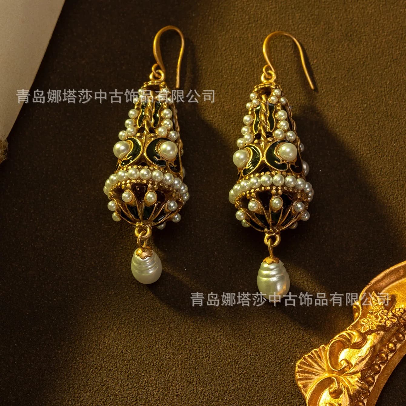 Boucles d'oreilles Vintage incrustées d'artisanat lourd, clous géométriques de tempérament exquis haut de gamme, boucles d'oreilles luxueuses artistiques classiques