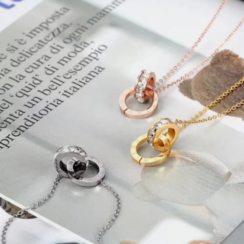 Collier classique pour femme avec chiffres romains et cristaux, en acier inoxydable, bijou de luxe élégant et tendance, cadeau idéal pour mariage ou fête