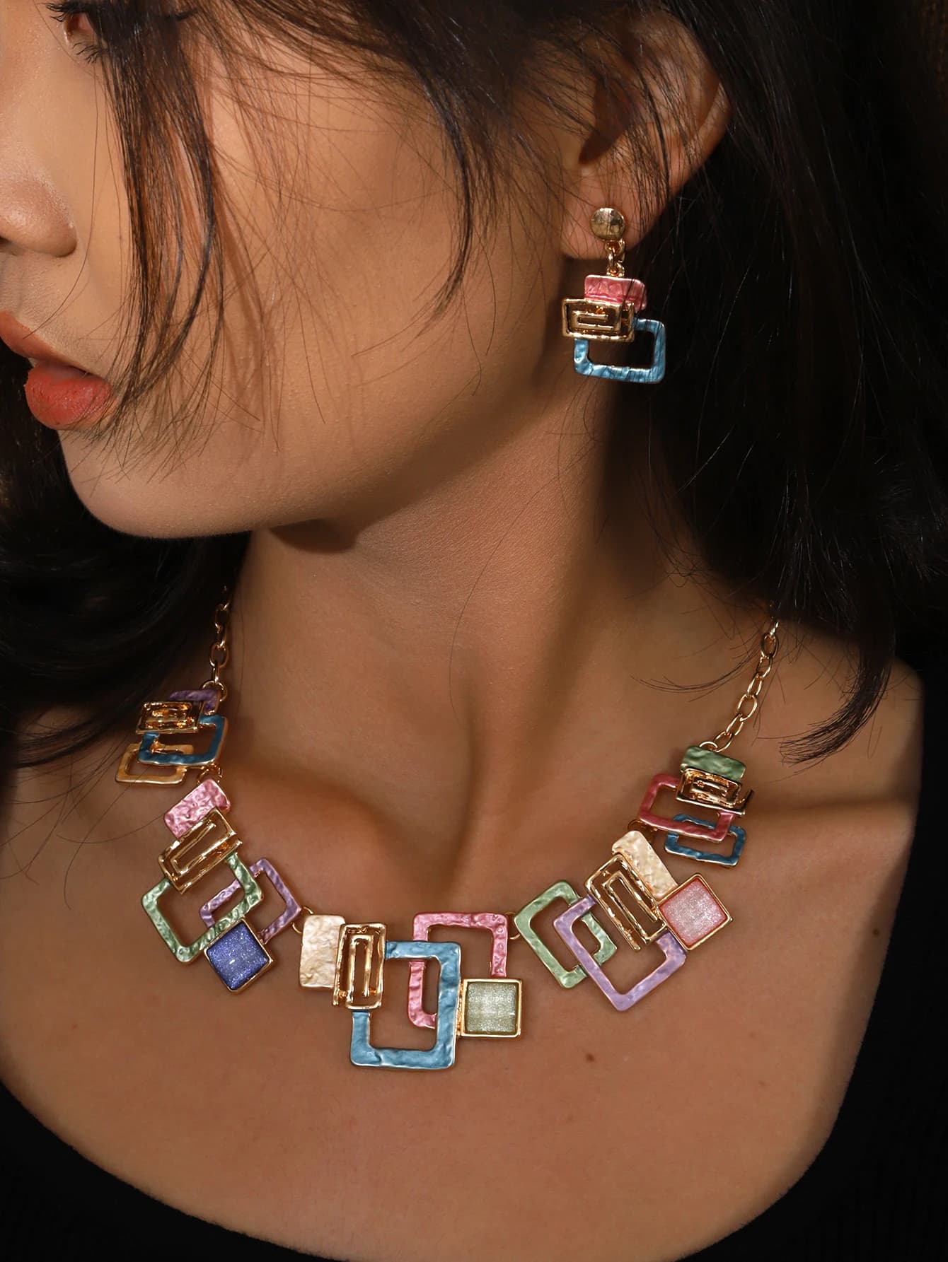 Ensemble de bijoux géométriques en émail style bohème pour femme, collier et boucles d'oreilles simples et tendance, idéal pour le quotidien, les fêtes, les vacances, ou comme cadeau