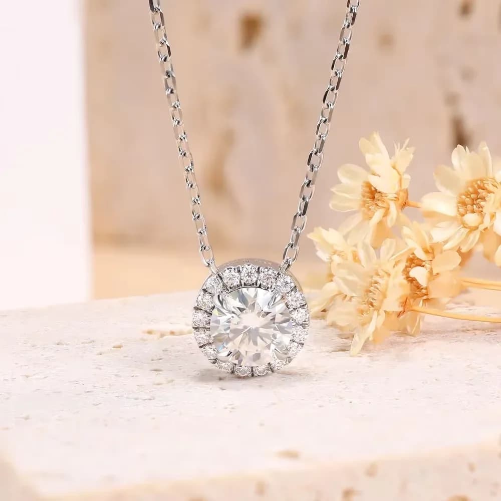 Collier pendentif Halo Moissanite 0,5 ct/1 ct, couleur D, coupe ronde, plaqué or blanc 18 carats, argent Sterling 925, chaîne en diamant de laboratoire, bijoux
