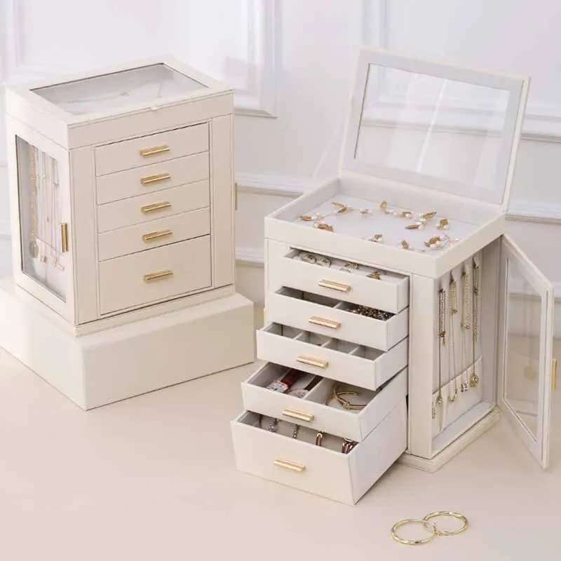 Boîte à bijoux moderne