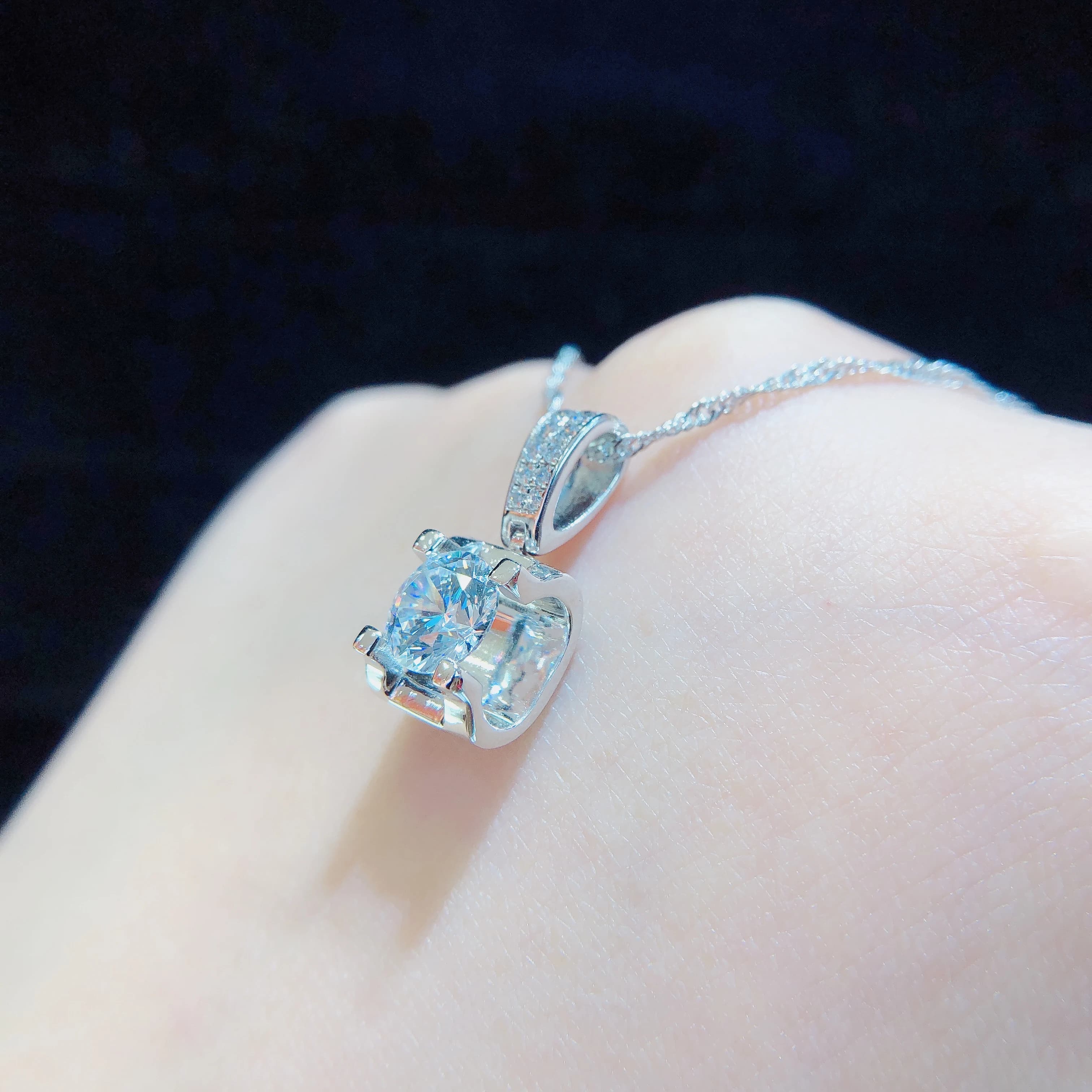 Collier pendentif diamant Moissanite coupe ronde