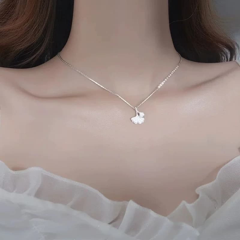 Collier en feuille de Ginkgo pour femmes, argent pur 999, design minimaliste japonais et coréen, collier ras du cou.