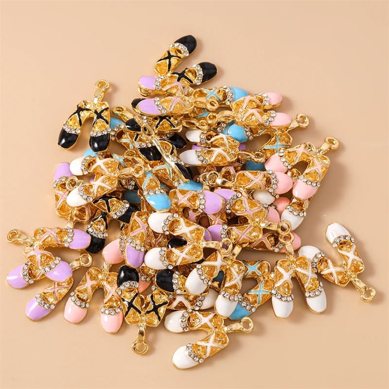 20 Breloques Émail Mignonnes en Forme de Sandales 17x25mm pour la Fabrication de Boucles d'Oreilles, Colliers, Bracelets, Artisanat DIY et Accessoires de Bijoux