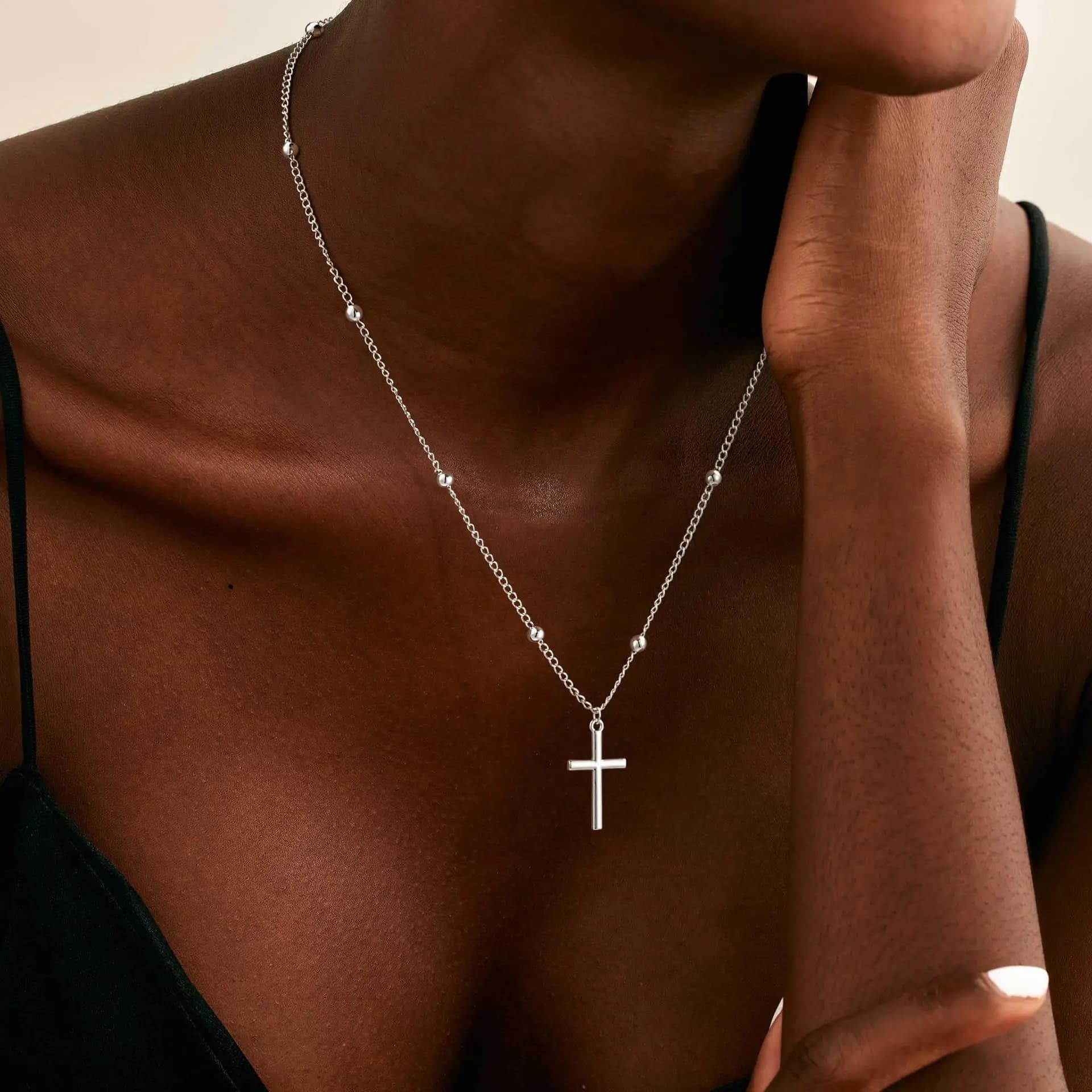 Collier croix en argent, style simple et personnalisé, pendentif ras-du-cou religieux pour femme, bijou exquis