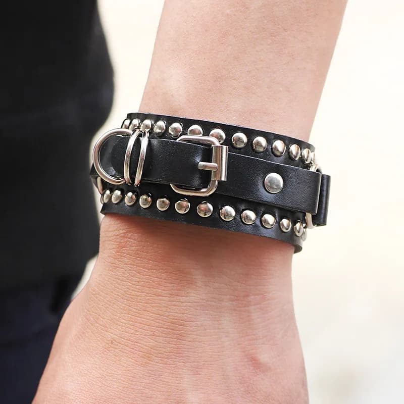 Bracelet en cuir noir Bracelet manchette Goth gothique Punk Bracelets femmes hommes pointes Rivet goujon Bracelet Cosplay Rock unisexe bijoux