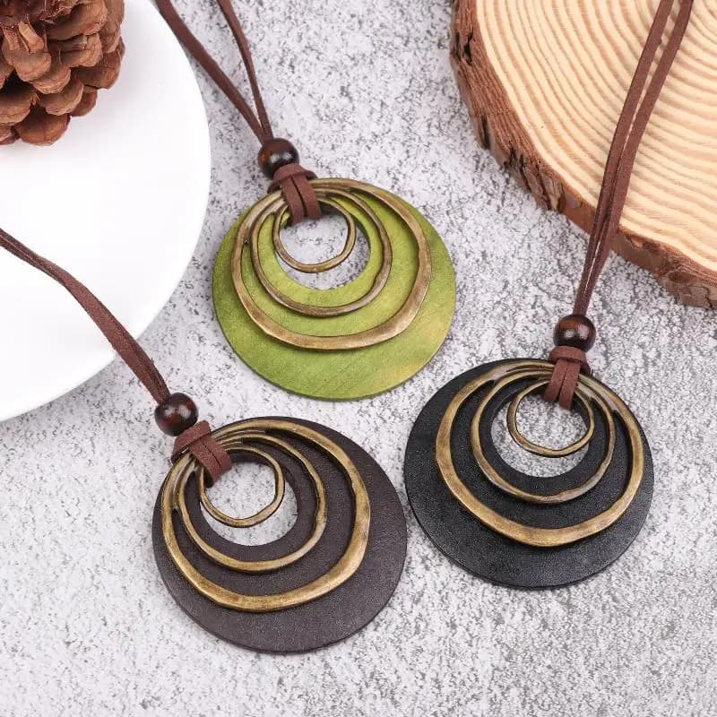 Colliers multicouches Vintage en cuir avec pendentif en bois pour femmes et hommes, bijoux Boho Long pull, bijoux cadeaux