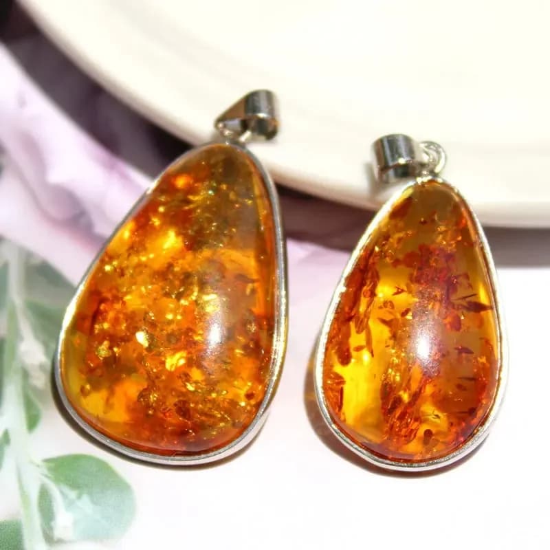 Pendentif de collier en forme de larme, pierre précieuse d'ambre naturelle de haute qualité