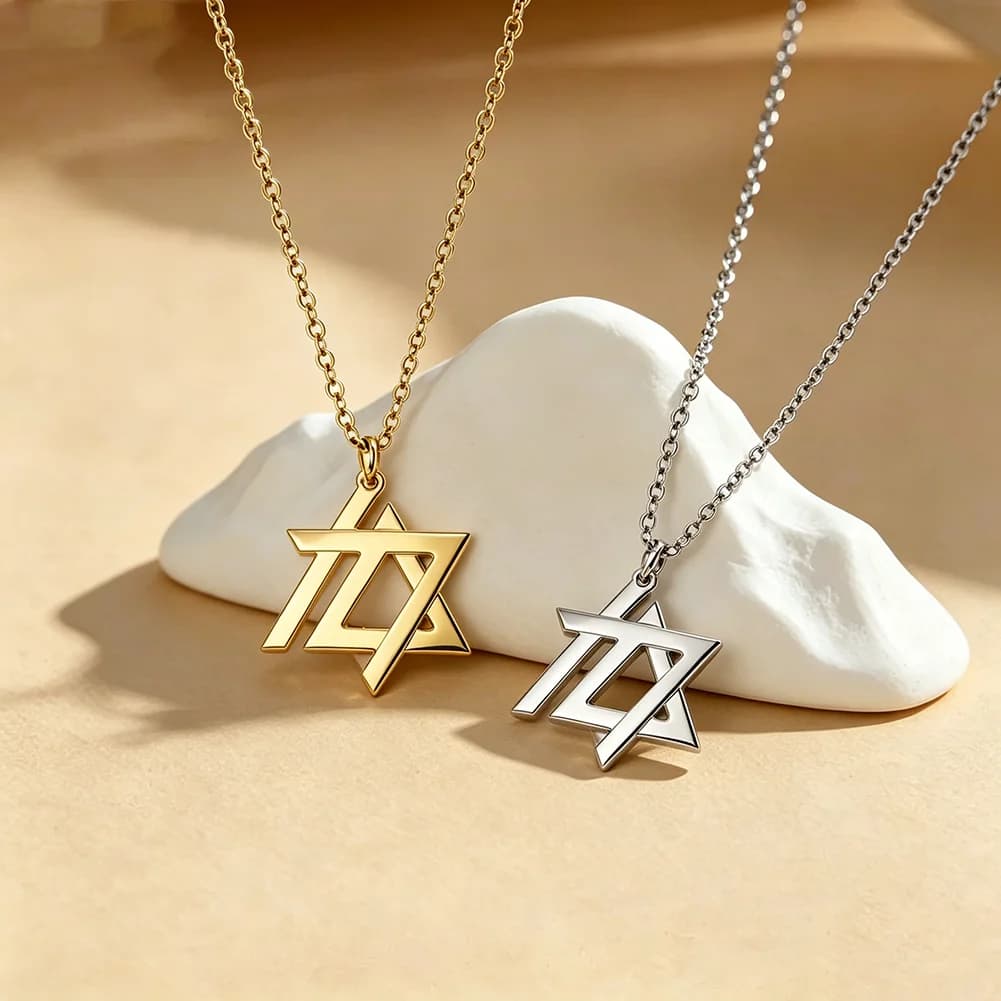  Collier pendentif étoile de David Chai Magen