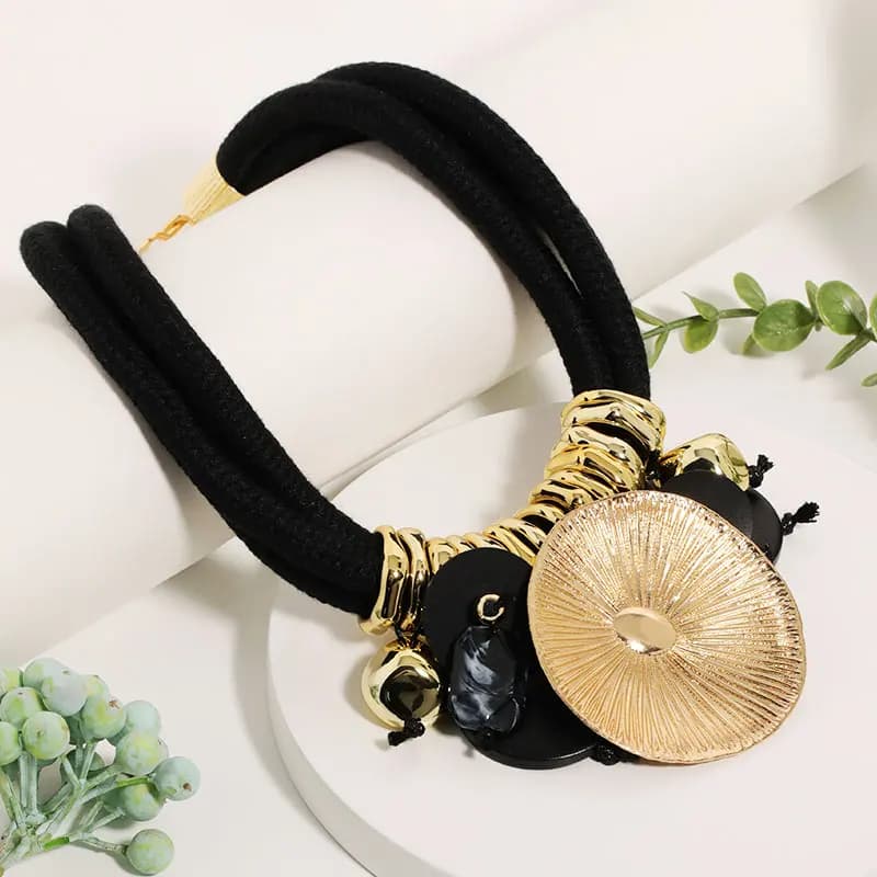 Collier de perles avec pendentif rond pour femme et fille, bijoux de fête de mariage