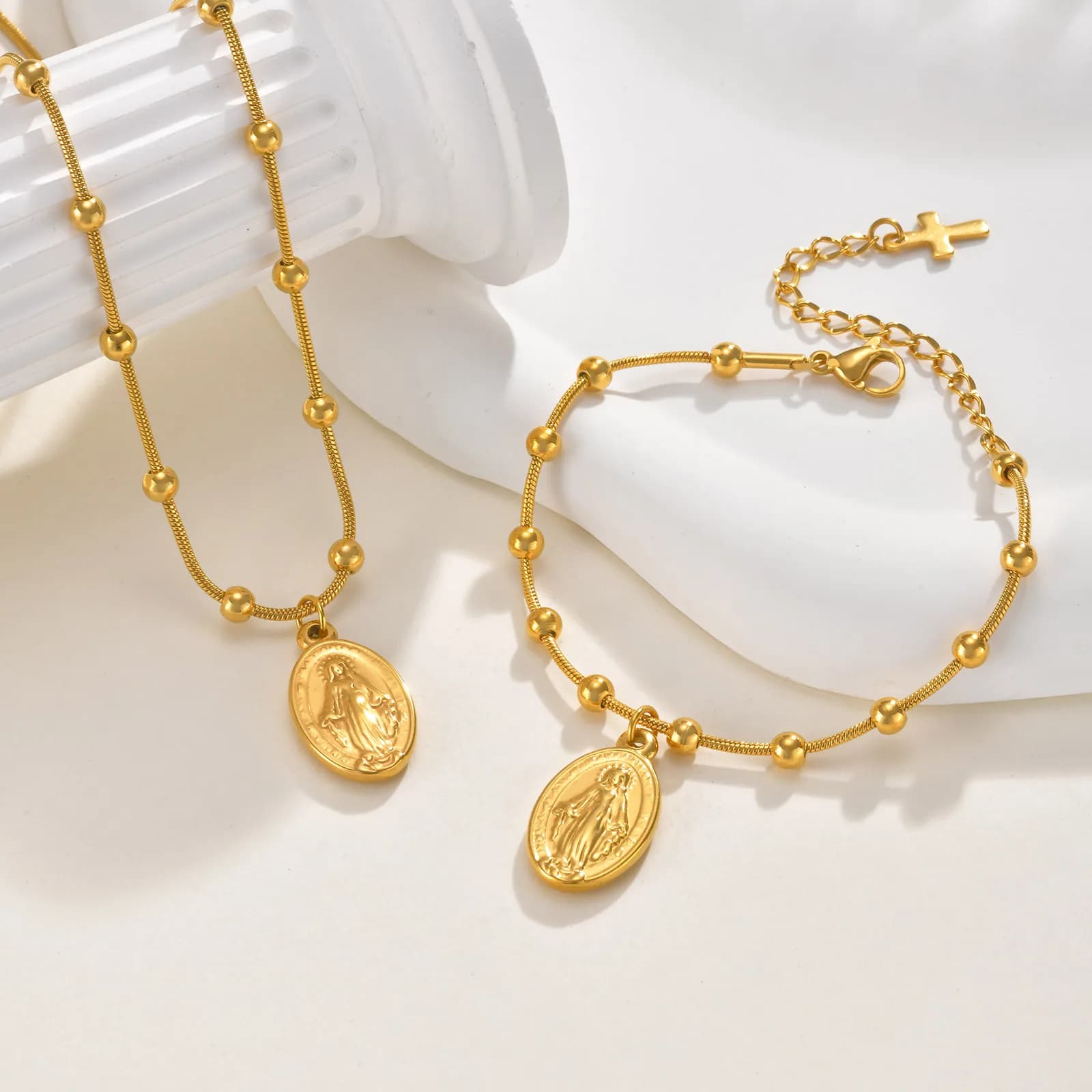 Collier vierge marie pour femmes