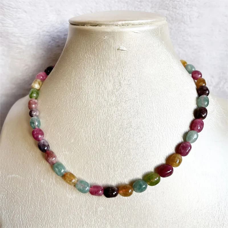 Collier en pierre naturelle de pépite de tourmaline