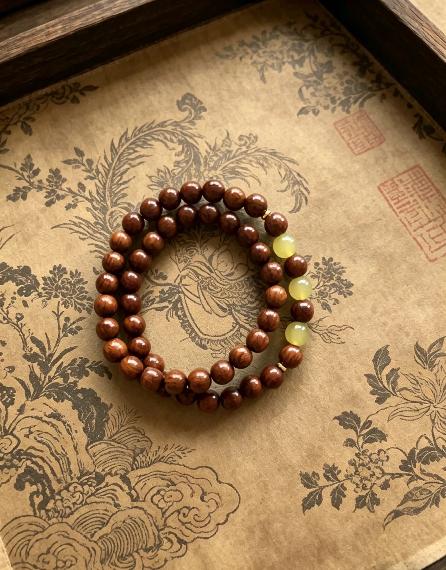 Bracelet en bois naturel et perles de jade