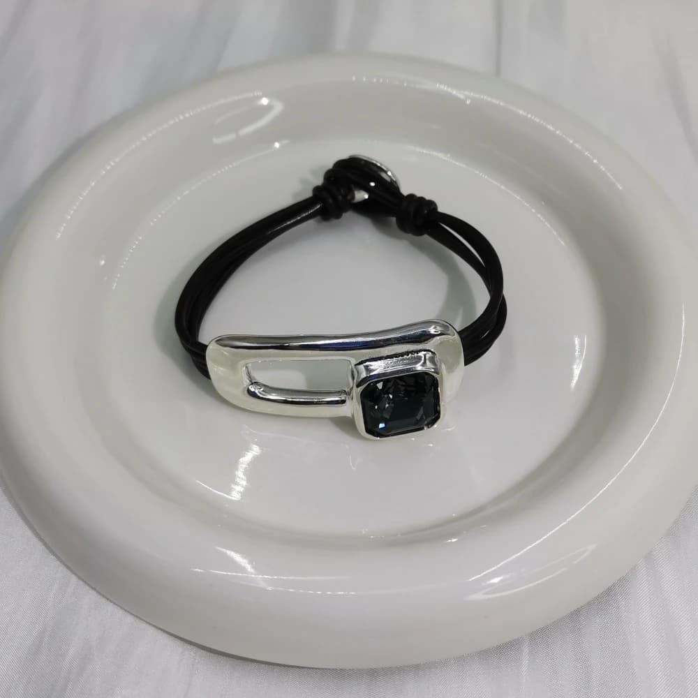 Espagnol été nouvelle haute beauté Unique argent géométrique noir cristal cuir corde Bracelet femmes accessoires décoration cadeau