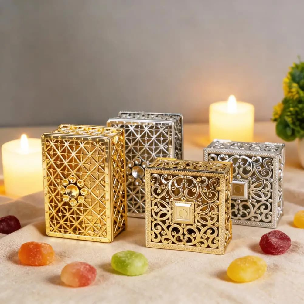 Boîte à bijoux cadeau, boîte cadeau élégante, boîte à bijoux vintage ajourée avec couvercle, plaquée or, organiseur de bibelots, miroir, bonbons pour bagues