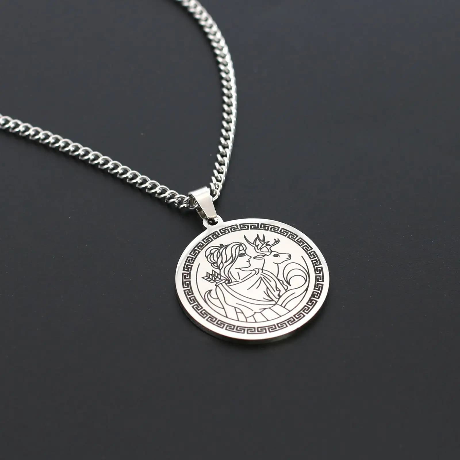 Pendentif Artemis de déesse de chasse, collier de mythologie grecque ancienne pour femmes et filles, accessoires de bijoux en acier inoxydable