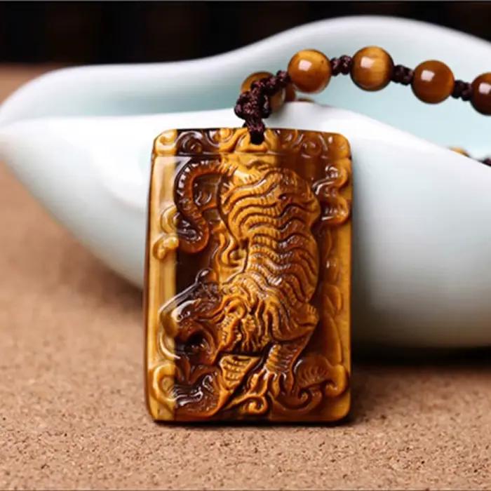 Pendentif œil de tigre naturel, solitaire, amulette de protection, bijou en cristal pour homme et femme, cadeau idéal pour toutes occasions spéciales