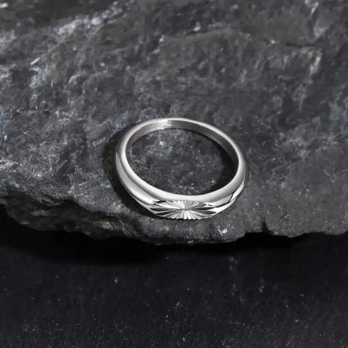 Bague en acier inoxydable Sunburst pour homme élégante et résistante occasion spéciale cadeau de mariage anniversaire soirée de gala tenue quotidienne