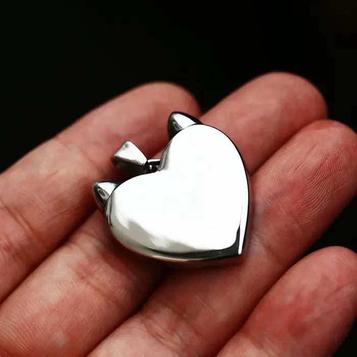 Collier pendentif yeux verts acier inoxydable forme coeur bijou mignon animal rock mode nouveau BE16-2022 SION L homme femme occasionnels speciaux