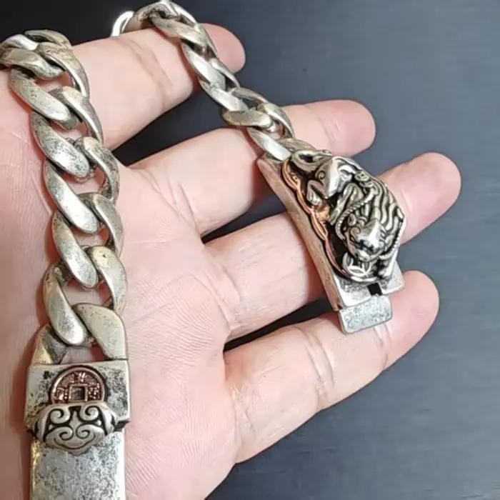 Bracelet en cupronickel avec calcédoine et gravures de la Bête de la Fortune pour hommes et femmes style vintage punk ocassions spéciales