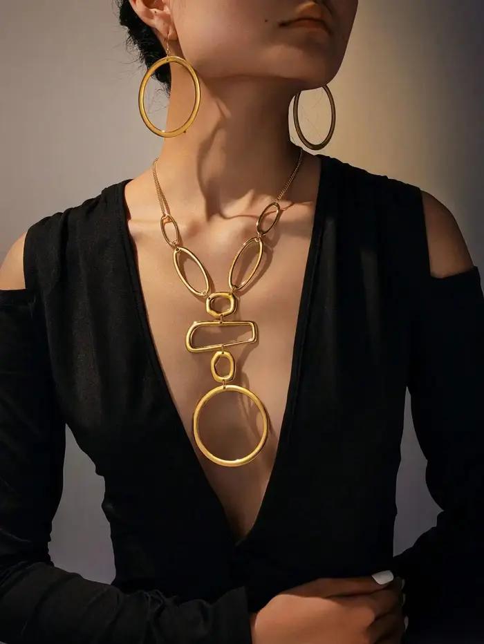 Collier long élégant à motif géométrique ajouré, cercle et rectangle, style métallique, chaîne de pu