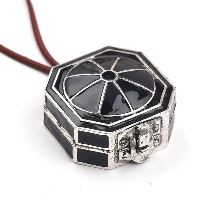 Collier boussole Pirates des caraïbes