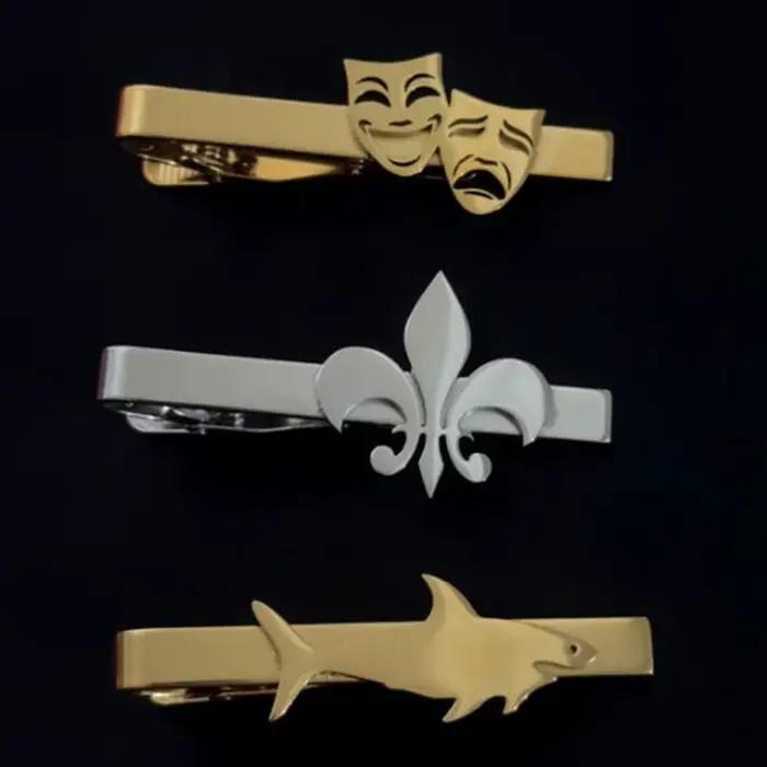 Pince à cravate personnalisée en acier inoxydable avec motifs sur mesure pour homme occasions spéciales anniversaires mariages promotions écoles