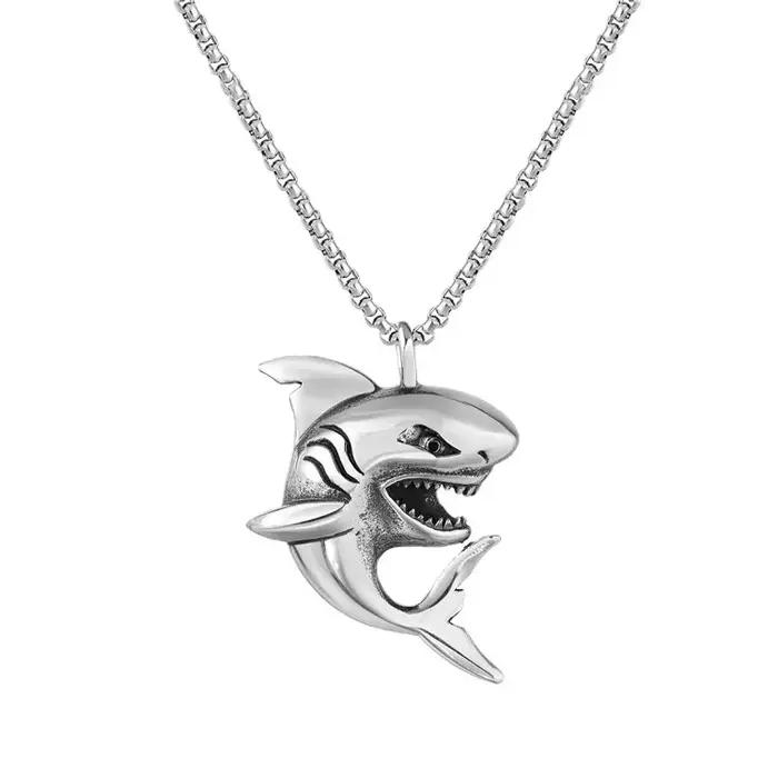 Collier requin pour hommes
