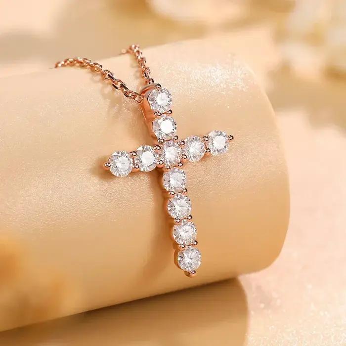 Pendentif croix en moissanite et argent sterling 925 pour femmes, bijou de prière et symbole de foi pour occasions spéciales