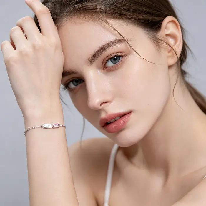 Bracelet La Monada en argent 925 avec lettre LOVE et zircon rose pour femmes élégantes occasions spéciales minimaliste