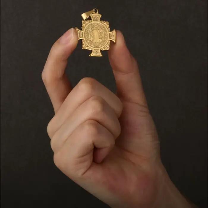 Pendentif médaillon croix maltais pectorale, exorcisme chrétien en acier inoxydable, médaille de croix de Saint benoît pour accessoires de collier
