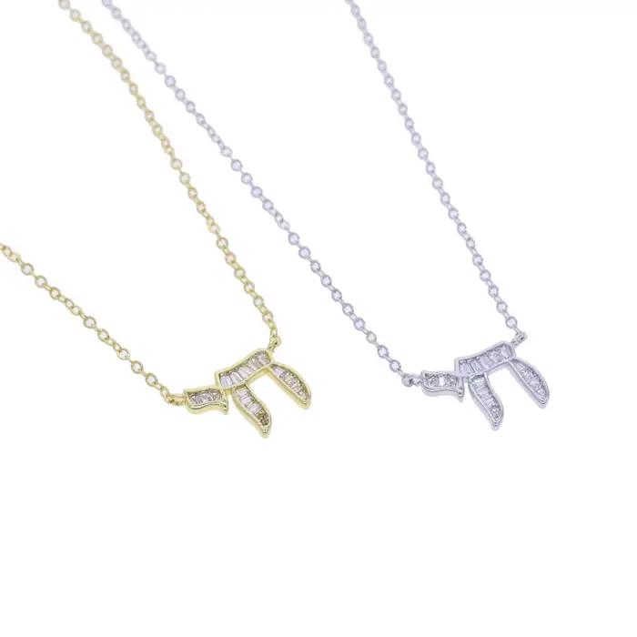 Collier Amulette Chai en Or avec Zircons Scintillants Bijoux pour Femme Occasions Spéciales Symbole de Vie Prospérité Gratitude