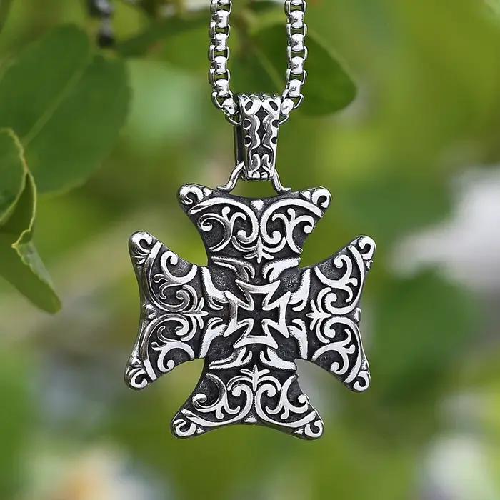 Collier Long Pendentif Croix Rayée avec Nom Gravé, Biker, Accessoires en Acier Inoxydable, Bijoux d'
