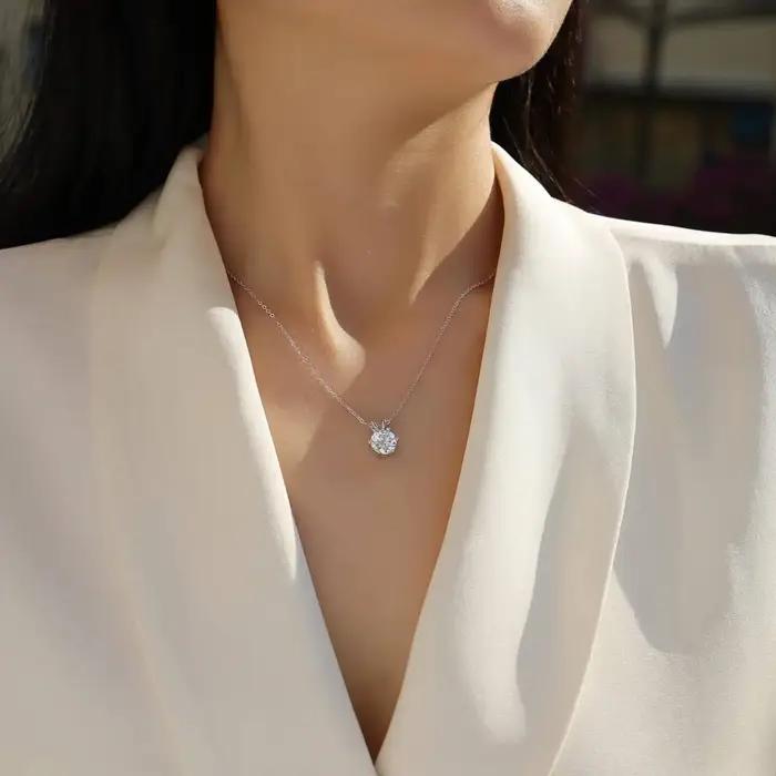 Collier pendentif solitaire rond en argent 925 à six griffes