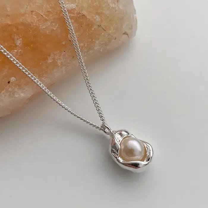 Collier de Perles Géométriques en Argent pour Femme
