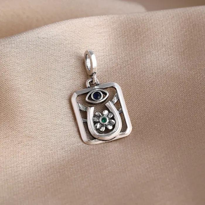 Nouvelle série ME, pendentifs en forme de dents