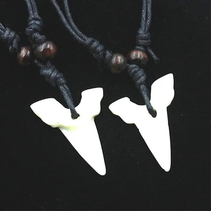 Collier de dent de requin Yak Sophia pour hommes et femmes