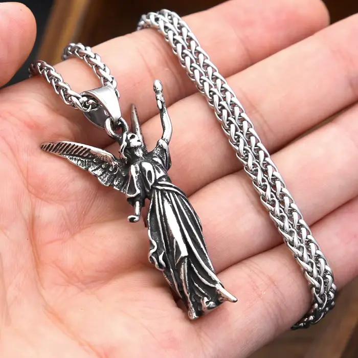Collier classique avec pendentif Statue de la liberté d'ange, chaînes en acier inoxydable 316L pour hommes et femmes, amulette puissante à la mode, bijoux cadeaux