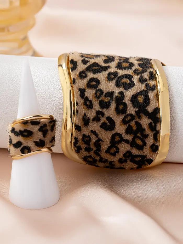 Ensemble de bracelets et bagues en métal imprimé léopard