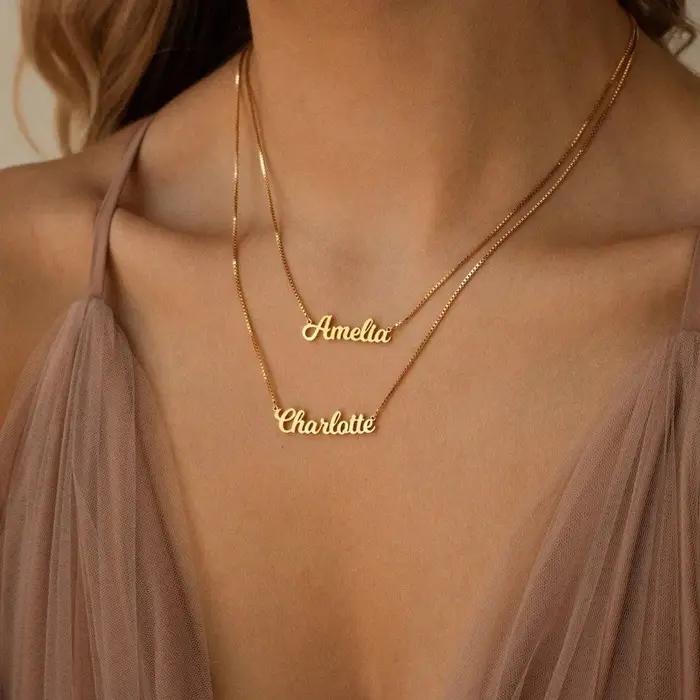 Chaîne de boîte personnalisée en acier inoxydable avec pendentif en forme de cœur et nom gravé pour femmes sorties nocturnes occasions spéciales