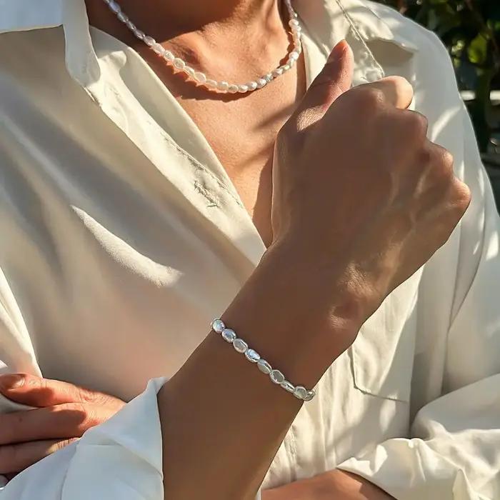 Collier Ras du Cou en Perles Simples de Style Vintage