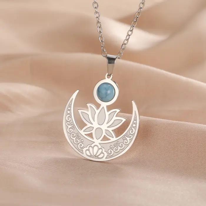 Collier Bouddhiste Fleur de Lotus Acier Inoxydable Turquoise et Croissant de Lune Pour Femme Occasions Spéciales Unique et Symbolique