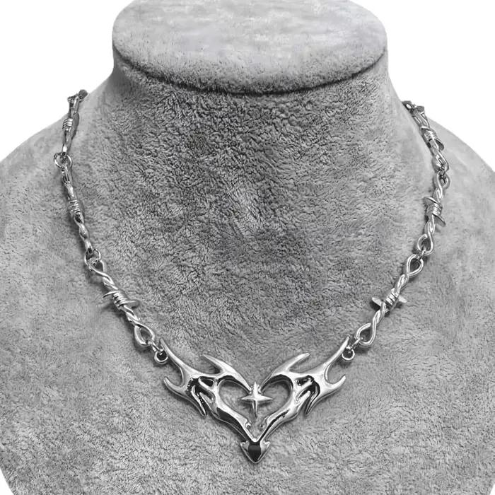 Collier ras du cou Cœur Flamme Croisée, Bijoux Punk, Accessoires Gothiques, Y2K, avec Breloque Cœur