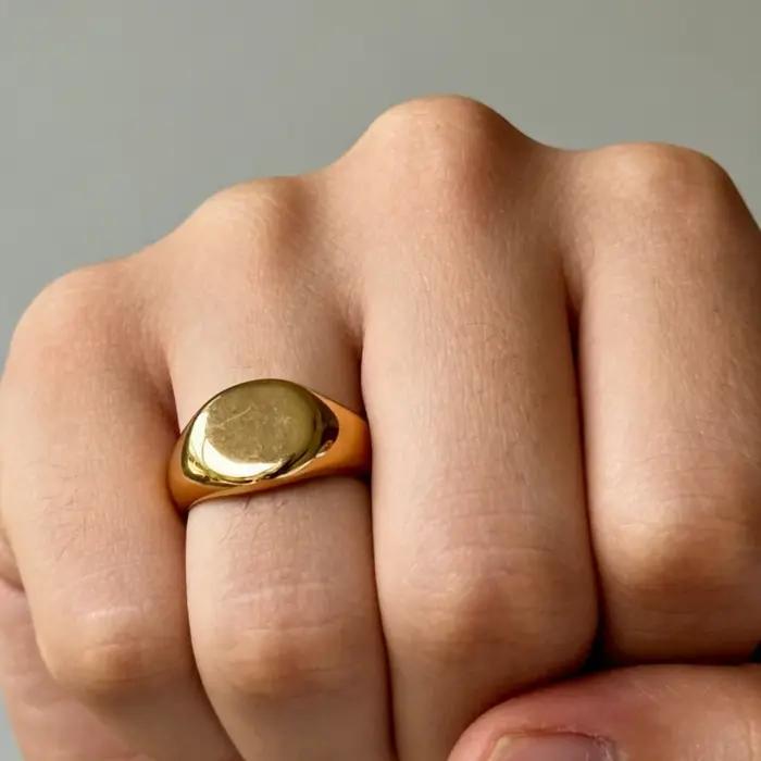 Bague signet robuste, classique