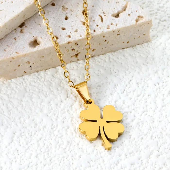 Collier pendentif trèfle à quatre feuilles en acier inoxydable or pour femme usages quotidiens et occasions spéciales
